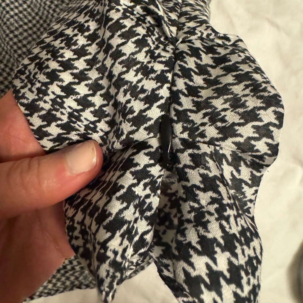 Joie Houndstooth Blouse - Picture 4 of 6